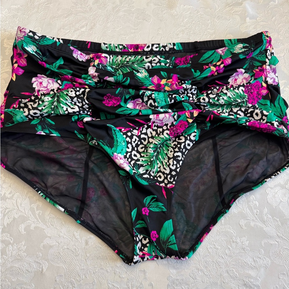 Torrid Size 4 High‎ Rise Ruched Bikini Bottom Tropical Flower Leopard Black Pink